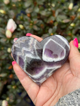 Load image into Gallery viewer, Dream Chevron Amythyst Heart Carving
