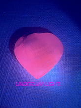 Load image into Gallery viewer, Uv Reactive Smoky Mangano Calcite Heart Carving
