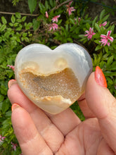 Load image into Gallery viewer, Druzy Agate Heart Carving
