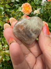 Load image into Gallery viewer, Moonstone and Sunstone Heart Carving From India
