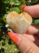 Load image into Gallery viewer, Moonstone and Sunstone Heart Carving from India
