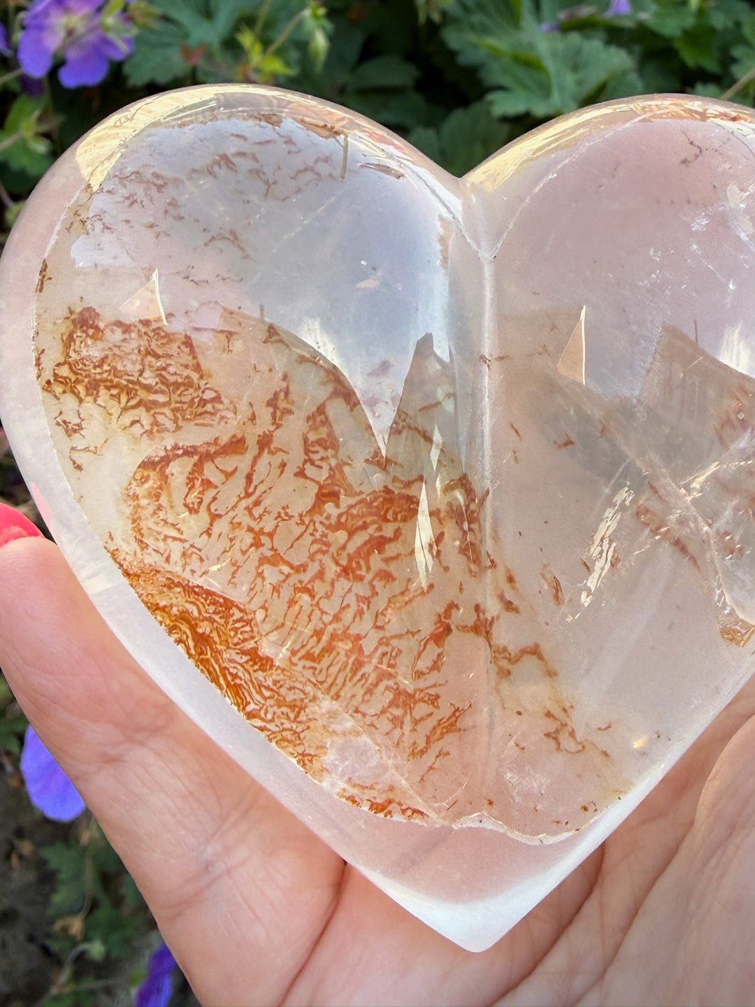 High Quality Quartz Heart on Stand