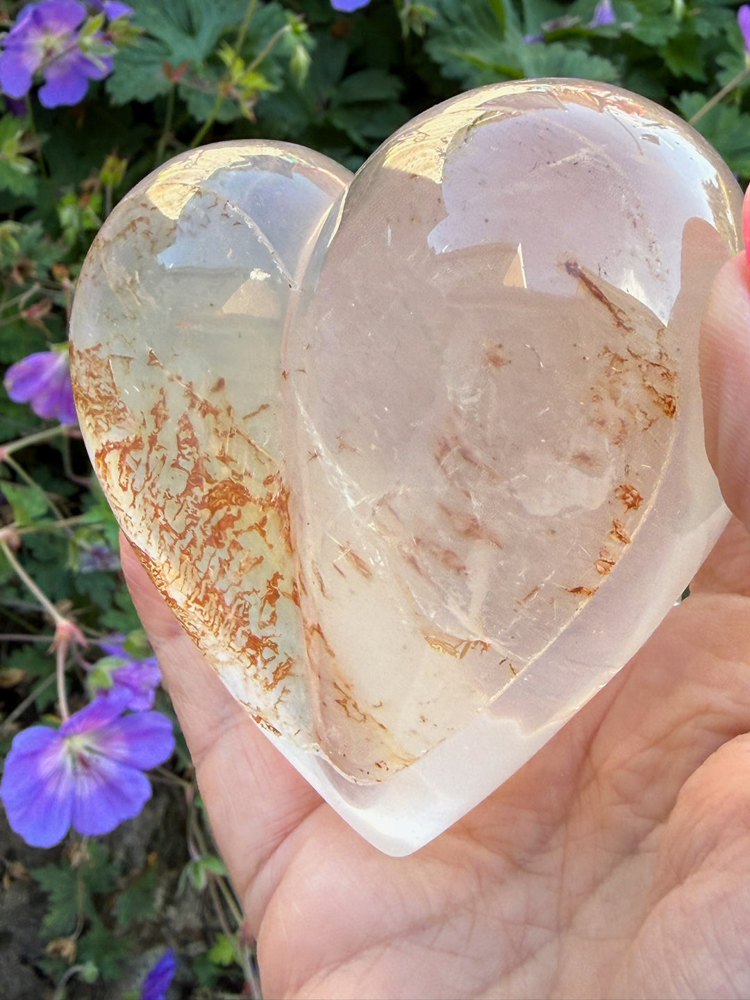 High Quality Quartz Heart on Stand