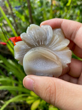 Load image into Gallery viewer, Agate Flower
