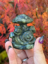 Load image into Gallery viewer, Serpentine Mushrooms with Snail Carving
