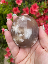 Load image into Gallery viewer, Flower Agate Palmstone
