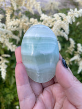 Load image into Gallery viewer, Pistachio Calcite Palmstone
