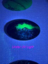 Load image into Gallery viewer, Uv Reactive Volcano Agate Palmstone
