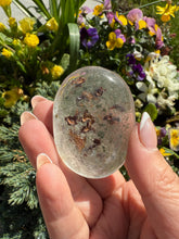 Load image into Gallery viewer, Lodolite Garden Quartz Palmstone
