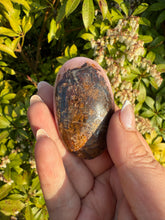 Load image into Gallery viewer, Uv Reactive Pink Aragonite Palmstone
