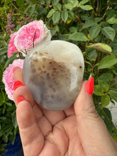 Load image into Gallery viewer, Dendritic Agate Palmstone

