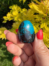 Load image into Gallery viewer, Rare New Find Chrysocolla with Azurite Palmstone from Peru
