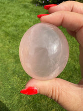 Load image into Gallery viewer, Rose Quartz Palmstone
