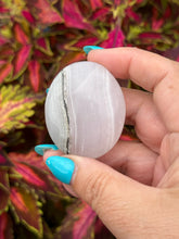 Load image into Gallery viewer, UV Reactive Smoky Mangano Calcite Palmstone

