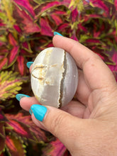 Load image into Gallery viewer, UV Reactive Smoky Mangano Calcite Palmstone
