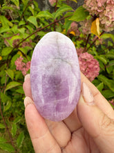 Load image into Gallery viewer, UV Reactive Kunzite Palmstone
