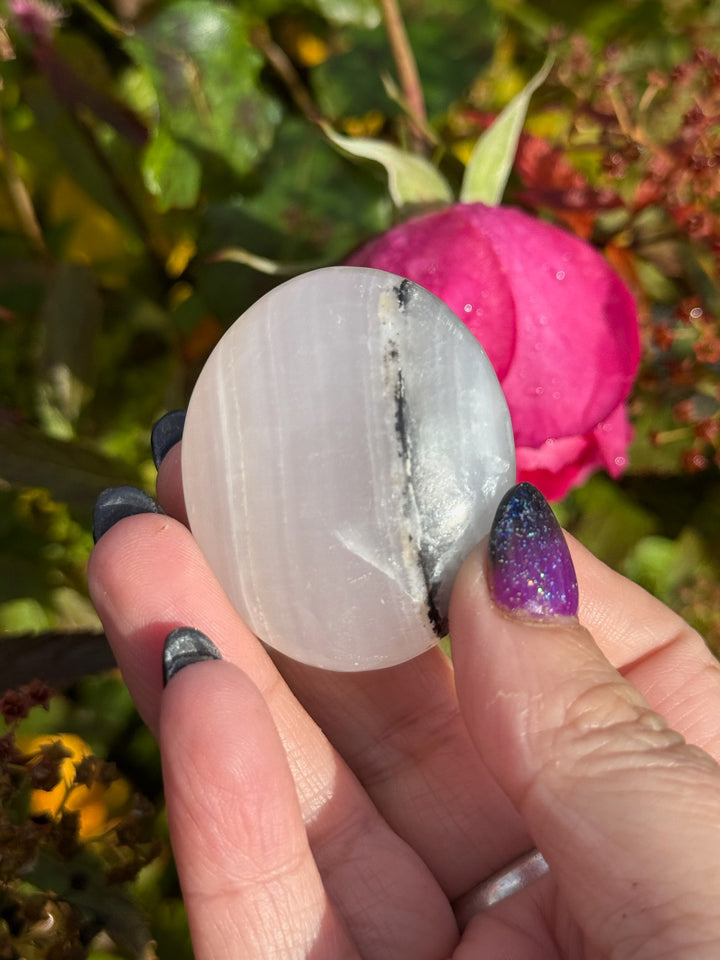 Uv Reactive Mangano Calcite Palmstone