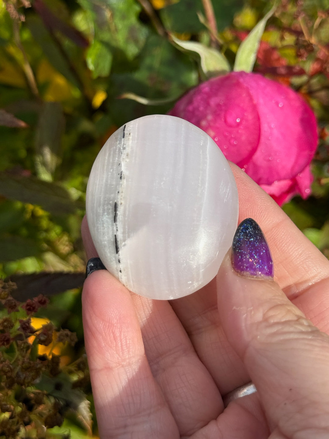 Uv Reactive Mangano Calcite Palmstone