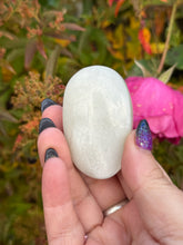 Load image into Gallery viewer, Green Moonstone Palmstone
