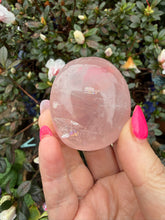 Load image into Gallery viewer, Rose Quartz Palmstone with Rainbow
