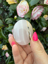 Load image into Gallery viewer, UV Reactive Smoky Mangano Calcite Palmstone
