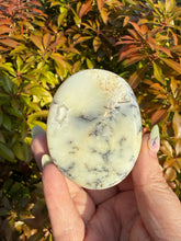 Load image into Gallery viewer, Merlinite Dendritic Agate Palmstone
