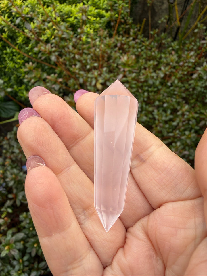Rose Quartz Vogel with 12 Facets