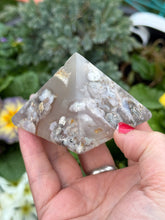 Load image into Gallery viewer, Flower Agate Pyramid Carving
