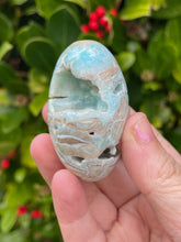 Load image into Gallery viewer, Caribbean Calcite Shiva Lingham
