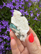 Load image into Gallery viewer, Heulandite Specimen from India
