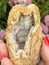 Load image into Gallery viewer, Interesting chalcedony Geode Specimen

