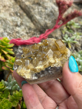 Load image into Gallery viewer, Baryte on Fluorite Specimen from Jiangxi
