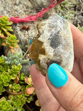 Load image into Gallery viewer, Baryte on Fluorite Specimen from Jiangxi
