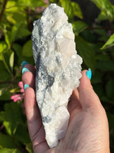 Load image into Gallery viewer, UV Reactive Poker Chip Calcite Specimen
