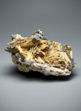 Load image into Gallery viewer, Spectacular Rutile and Hematite Specimen
