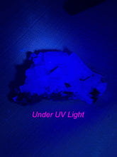 Load image into Gallery viewer, Uv Reactive Greenlaws Mine Fluorite Specimen
