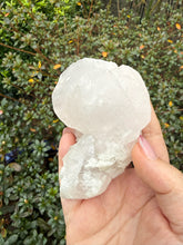 Load image into Gallery viewer, UV Reactive Calcite Specimen from Fujian
