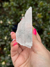 Load image into Gallery viewer, Clear Selenite Specimen From Yunnan
