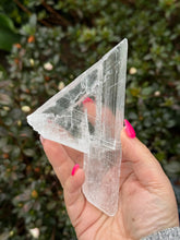 Load image into Gallery viewer, Clear Selenite Specimen From Yunnan
