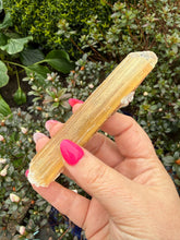 Load image into Gallery viewer, Rare yellow Selenite with Calcite
