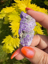 Load image into Gallery viewer, Sugilite Specimen from Wessels Mine
