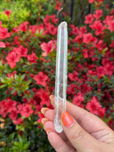 Load image into Gallery viewer, Singing Quartz Point Specimen from Inner Mongolia
