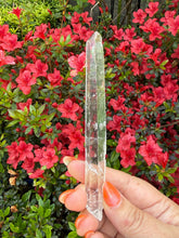 Load image into Gallery viewer, Singing Quartz Point Specimen from Inner Mongolia
