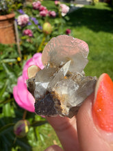 Load image into Gallery viewer, Calcite Specimen from Fujian
