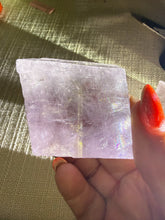 Load image into Gallery viewer, Uv Reactive Rare Lavender Icelandic Spa Calcite
