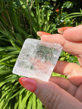 Load image into Gallery viewer, Uv Reactive Rare Lavender Icelandic Spa Calcite
