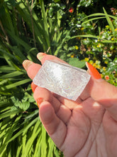 Load image into Gallery viewer, Uv Reactive Rare Lavender Icelandic Spa Calcite
