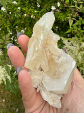 Load image into Gallery viewer, UV Reactive Sandwich Calcite Specimen from Fujian

