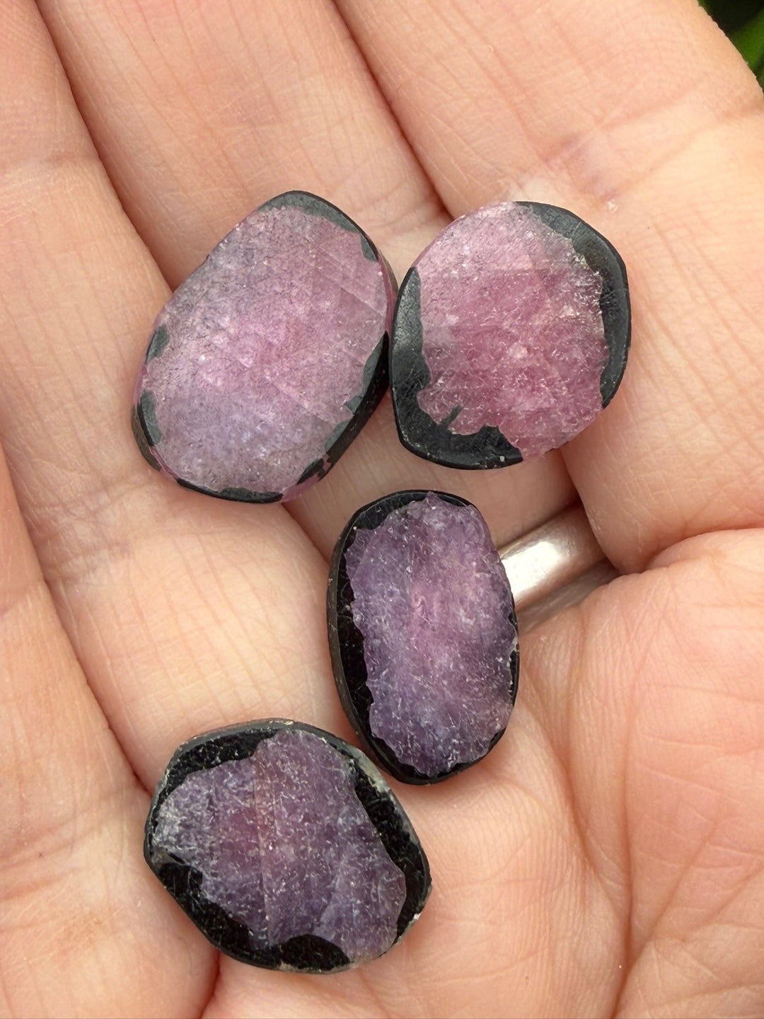 4 Uv Reactive Ruby Slices