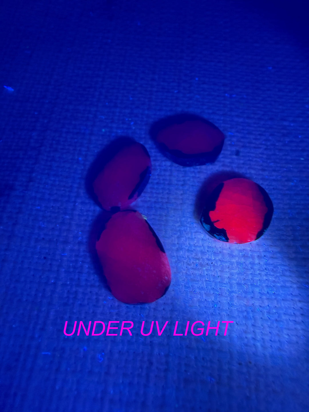 4 Uv Reactive Ruby Slices